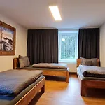 Gaestehaus Hirschstein - Hochwertige In Sehr Ruhiger Lage Direkt Am Fluss Goeltzsch *