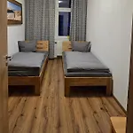 Lejlighed Gaestehaus Hirschstein - Hochwertige In Sehr Ruhiger Lage Direkt Am Fluss Goeltzsch