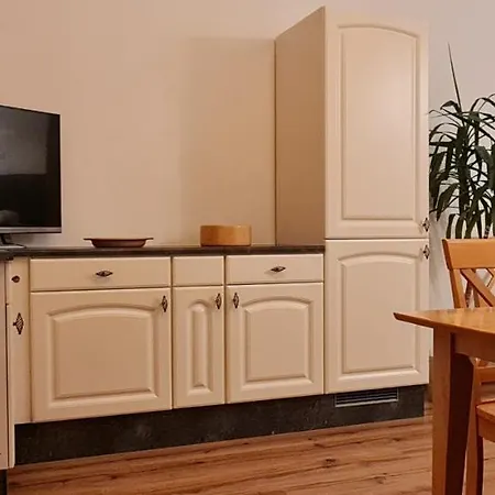 Gaestehaus Hirschstein - Hochwertige In Sehr Ruhiger Lage Direkt Am Fluss Goeltzsch Reichenbach im Vogtland