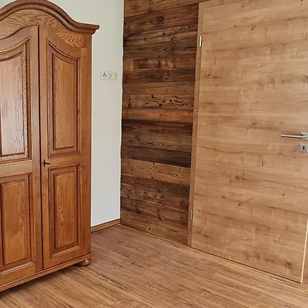 Gaestehaus Hirschstein - Hochwertige In Sehr Ruhiger Lage Direkt Am Fluss Goeltzsch Reichenbach im Vogtland