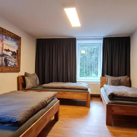 Gaestehaus Hirschstein - Hochwertige In Sehr Ruhiger Lage Direkt Am Fluss Goeltzsch *