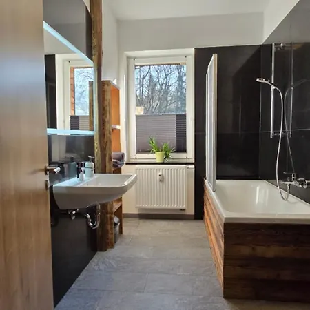 Gaestehaus Hirschstein - Hochwertige In Sehr Ruhiger Lage Direkt Am Fluss Goeltzsch Apartment *