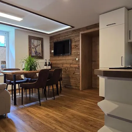 Apartmán Gaestehaus Hirschstein - Hochwertige In Sehr Ruhiger Lage Direkt Am Fluss Goeltzsch *