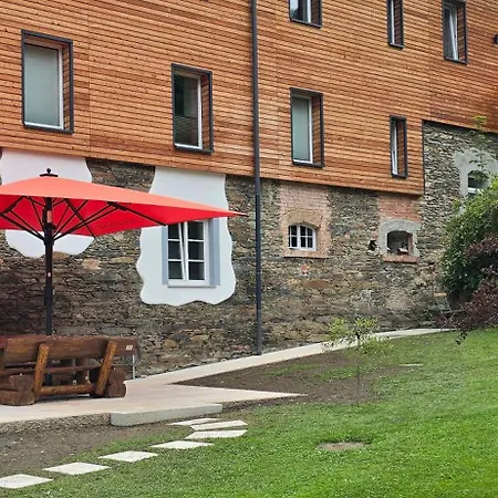 Appartement Gaestehaus Hirschstein - Hochwertige In Sehr Ruhiger Lage Direkt Am Fluss Goeltzsch