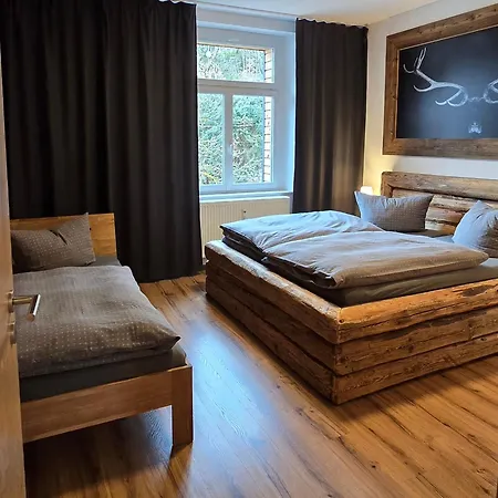Appartamento Gaestehaus Hirschstein - Hochwertige In Sehr Ruhiger Lage Direkt Am Fluss Goeltzsch *