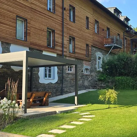 Appartamento Gaestehaus Hirschstein - Hochwertige In Sehr Ruhiger Lage Direkt Am Fluss Goeltzsch *