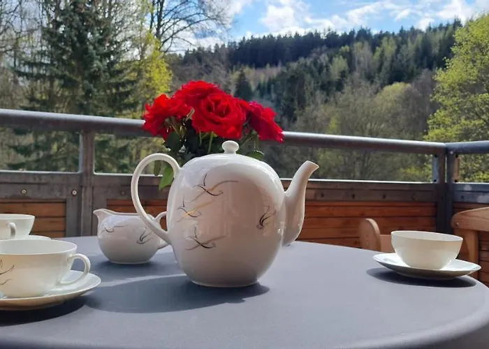 Gaestehaus Hirschstein - Hochwertige In Sehr Ruhiger Lage Direkt Am Fluss Goeltzsch Apartamento