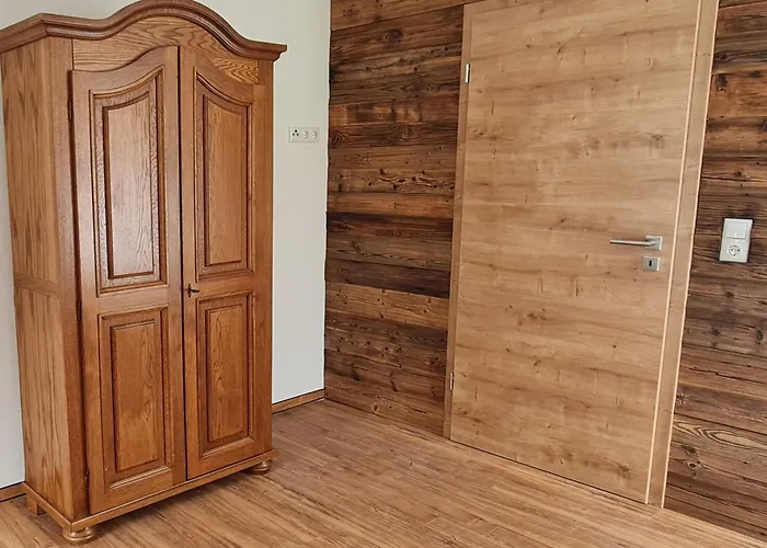 Gaestehaus Hirschstein - Hochwertige In Sehr Ruhiger Lage Direkt Am Fluss Goeltzsch Reichenbach im Vogtland