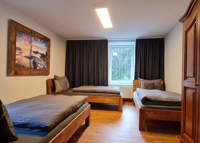 Gaestehaus Hirschstein - Hochwertige In Sehr Ruhiger Lage Direkt Am Fluss Goeltzsch *