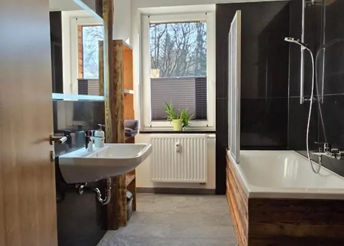 Gaestehaus Hirschstein - Hochwertige In Sehr Ruhiger Lage Direkt Am Fluss Goeltzsch Apartamento *