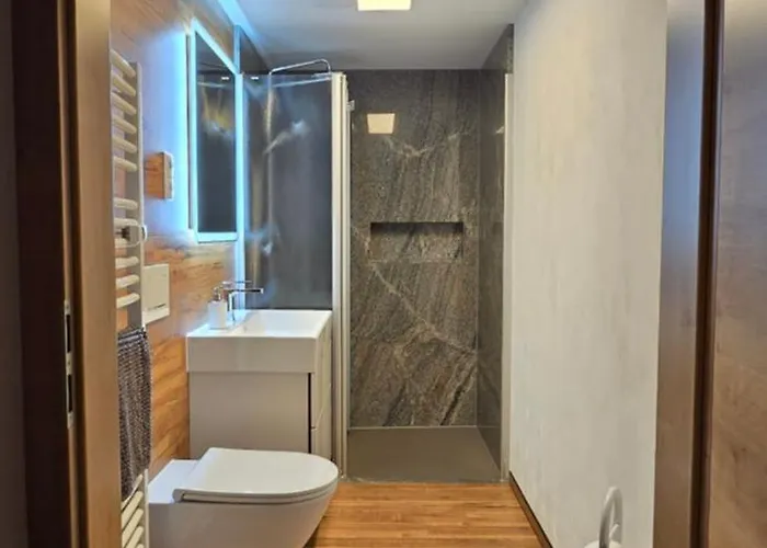 Gaestehaus Hirschstein - Hochwertige In Sehr Ruhiger Lage Direkt Am Fluss Goeltzsch *