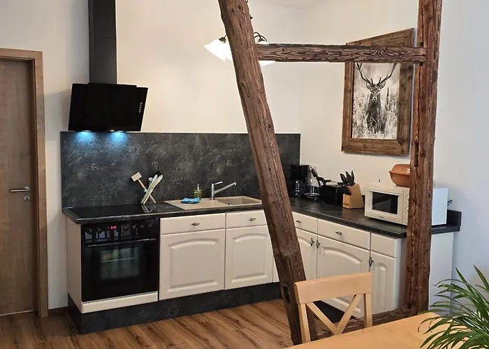 Gaestehaus Hirschstein - Hochwertige In Sehr Ruhiger Lage Direkt Am Fluss Goeltzsch