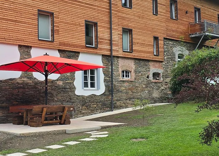 Apartamento Gaestehaus Hirschstein - Hochwertige In Sehr Ruhiger Lage Direkt Am Fluss Goeltzsch