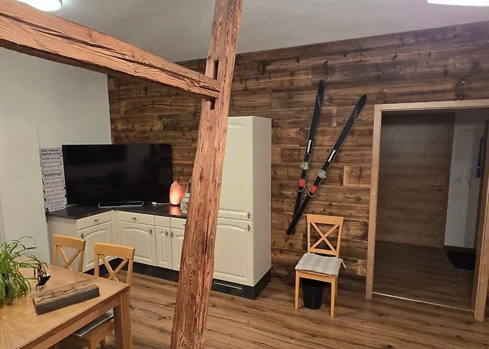 Gaestehaus Hirschstein - Hochwertige In Sehr Ruhiger Lage Direkt Am Fluss Goeltzsch Appartamento