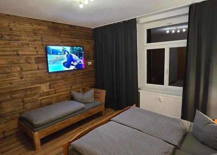 Apartamento Gaestehaus Hirschstein - Hochwertige In Sehr Ruhiger Lage Direkt Am Fluss Goeltzsch