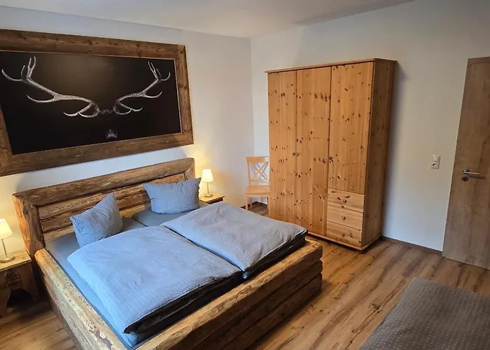 Gaestehaus Hirschstein - Hochwertige In Sehr Ruhiger Lage Direkt Am Fluss Goeltzsch * Reichenbach im Vogtland